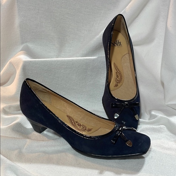Sofft Navy Blue Suede Heels with Chunky Low Heel and Bow Detail EUC 8N - Picture 1 of 13